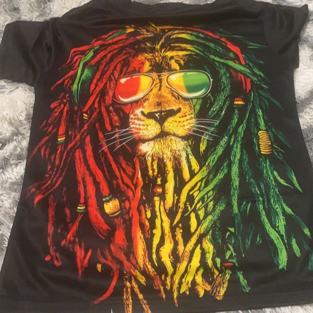 Shirts - Picture 4 of 4